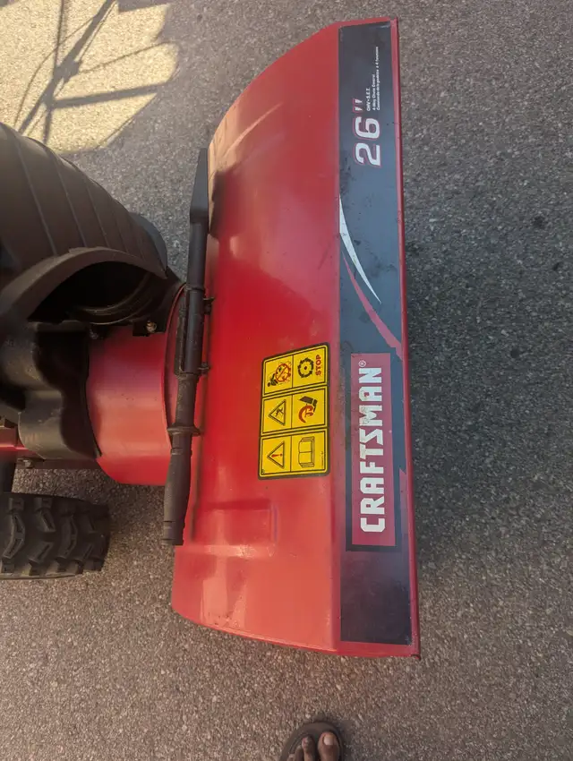 Craftsman 26" Snow blower in Snowblowers in City of Toronto - Image 7