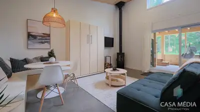 Deux chalets pour location à court terme pouvant accueillir 4 personnes situé dans la région de Lana...