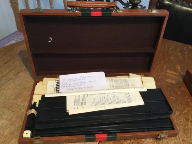 Vintage jeux  Rummy -Rummoli - Jok R ummy - et tuiles Rummy in Toys & Games in Laval / North Shore - Image 8