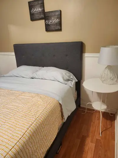 Room for Rent Near UofT Scarborough - Male