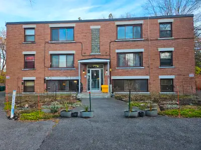Carling and Merivale, 1 Bedroom Apartment, Available July 1st