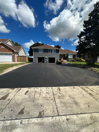 3 bed + den - 1 car garage and private backyard - Stoney creek m