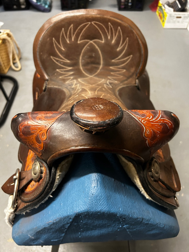 15” Vintage Simco Saddle  in Equestrian & Livestock Accessories in Comox / Courtenay / Cumberland - Image 4