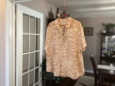 Women’s Short Sleeve Blouse - New, size XL, View more