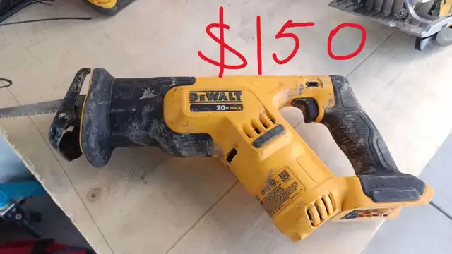 Dewalt sawzall in Power Tools in Calgary - Image 2