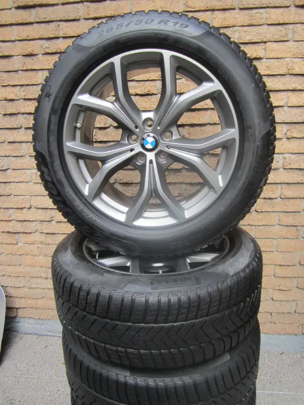 Next to new 2023 BMW X5 X6 factory 19"wheel  snow set style 735 in Tires & Rims in Oakville / Halton Region - Image 3