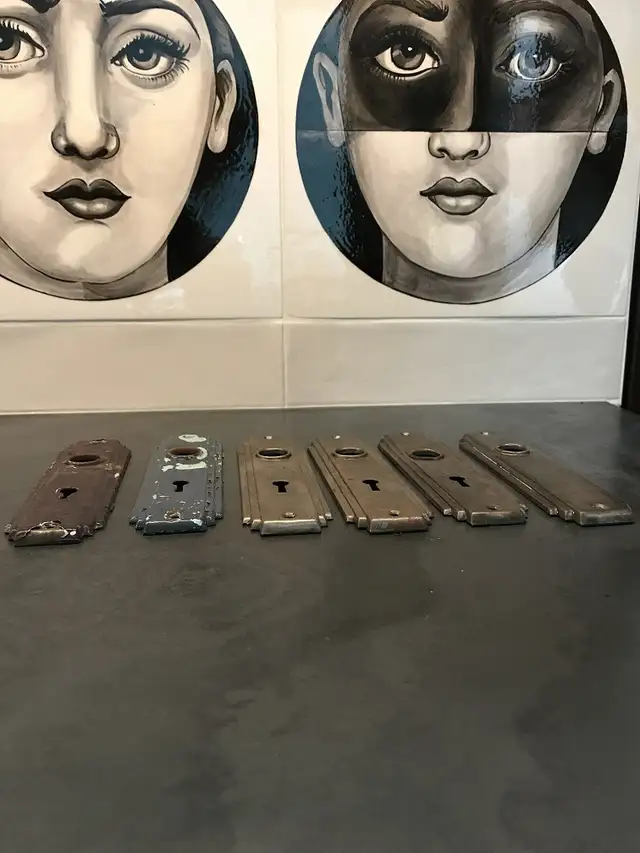 Antique Art Deco Door Plates in Hardware, Nails & Screws in London - Image 3