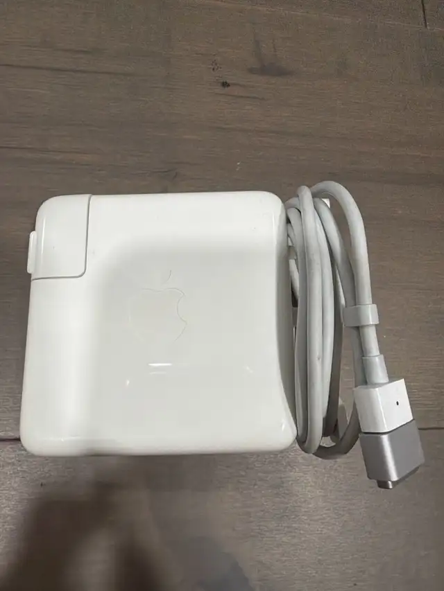 Apple 85W MagSafe Power Adapter A1290 in Laptop Accessories in City of Toronto - Image 2