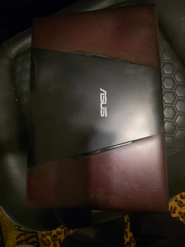 Asus ROG laptop 15.6"457408673188433920