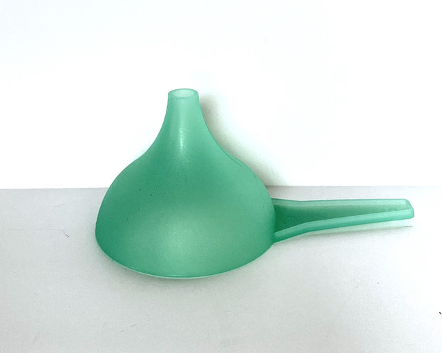 Vintage Tupperware Funnels - New Old Stock in Kitchen & Dining Wares in Bedford - Image 2