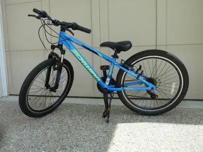 Schwinn 21 speed mountain bike. 24 inch wheels, shimano shifters, aluminum frame, front suspension,...