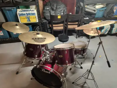 Pearl Forum Drum Kit, View more