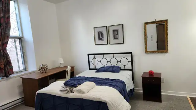 Chambre meublee bain prive-$760-Berri-Uqam-Room w private bath