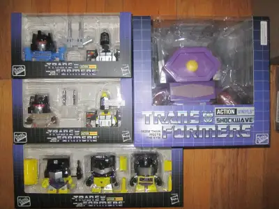 New, Sealed, Complete: Constructicons 3Pack (Scrapper, Longhaul, Bonecrusher) - $30 Cassette 2Pack (...