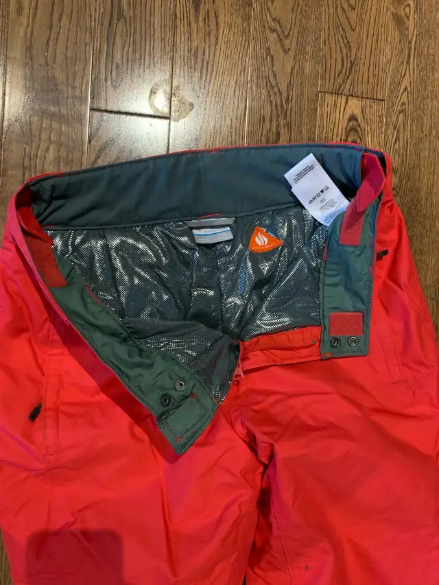 Columbia Women Winter jacket and pants in Women's - Tops & Outerwear in Calgary - Image 4