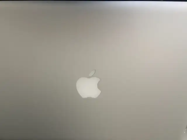 APPLE MACBOOK PRO 13INCH…NO LOW BALL OFFERS in Laptops in Oshawa / Durham Region - Image 2