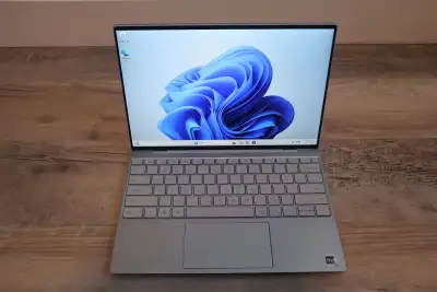 Dell XPS 13 9315 (i5-1230U/FHD+ Touch/512GB SSD), View more