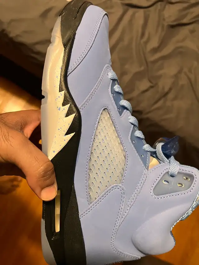 Jordan 5 UNC - Size 10.5 in Men's Shoes in City of Toronto - Image 4