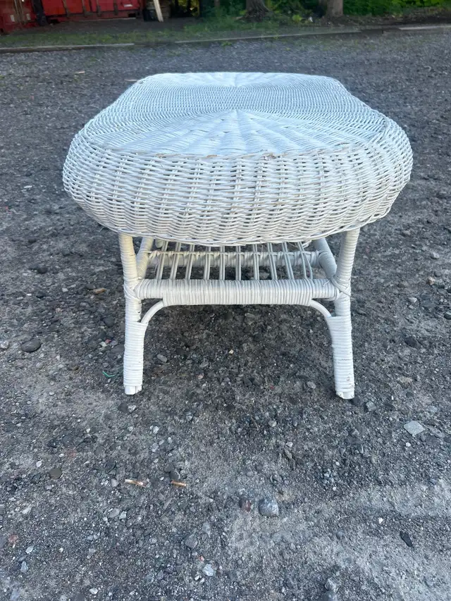 wicker coffee table in Coffee Tables in Oshawa / Durham Region - Image 3