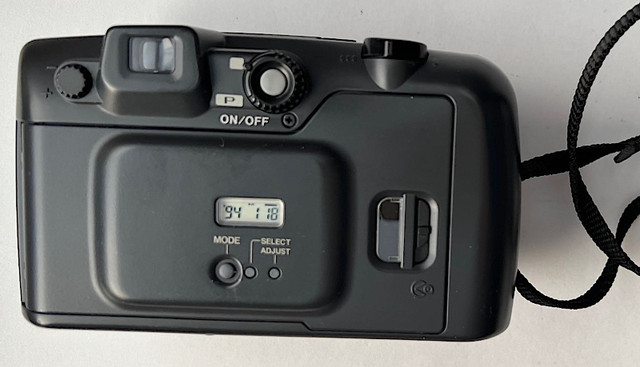 PENTAX ESPIO 928 COMPACT FILM CAMERA WITH OPTEX PLUS BAG - $65 in Cameras & Camcorders in Winnipeg - Image 2