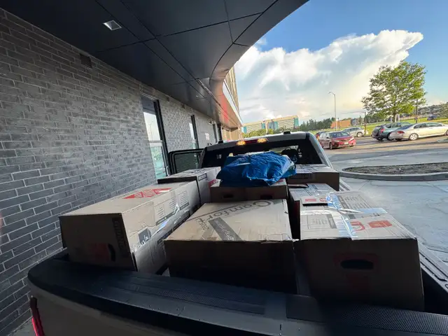 TRUCK-ASSISTED MOVING & HAULING — OTTAWA