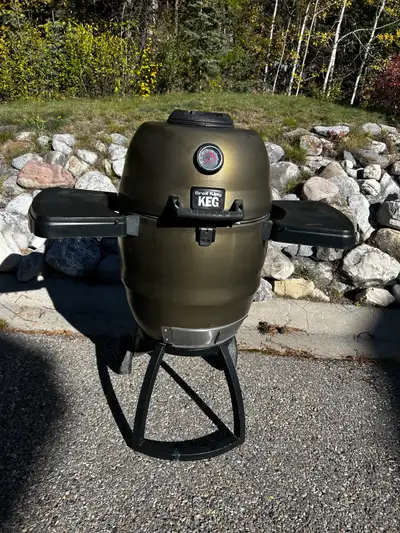 Smoker - Broil King Keg 4000 with accessories, View more
