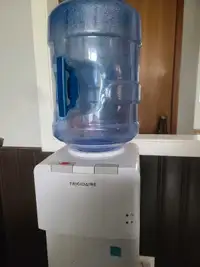 Frigidaire water cooler