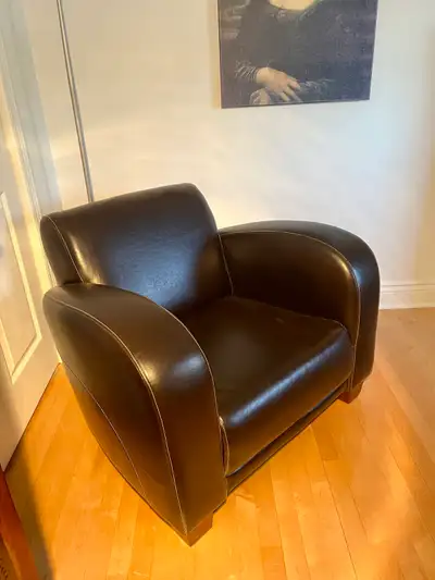 fauteuil club en cuir brun, View more