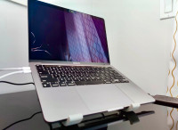 M1 MacBook Pro - 16GB RAM- Cracked screen