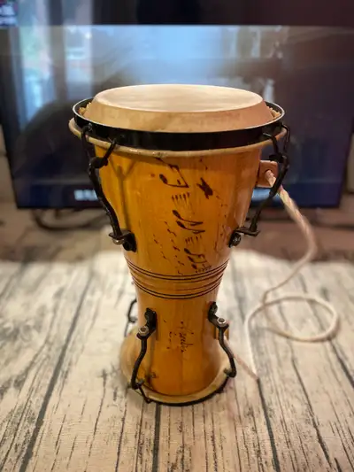 Tambour Batá (Batá drum), View more