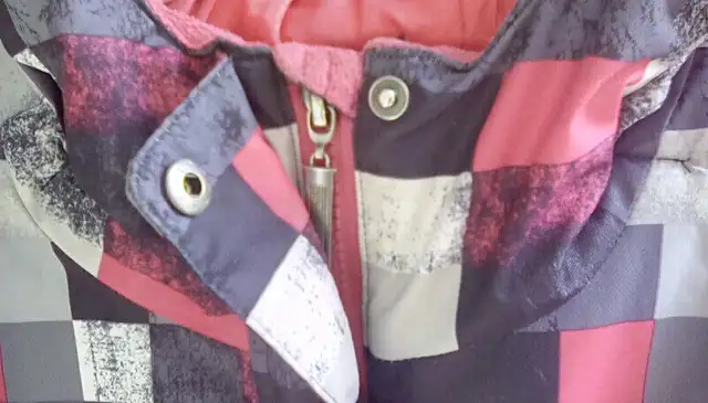 Manteau automne hiver 14 ans Winter spring coat in Kids & Youth in Laval / North Shore - Image 4