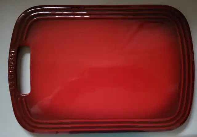 Brand New Rare Le Creuset Ceramic Red Cheese Serving Board in Kitchen & Dining Wares in Oshawa / Durham Region - Image 4
