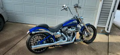 2014 Softail CVO Breakout FXSBSE Abyss Blue with Molten Silver and Candy Cobalt 39,500 km's Loaded w...