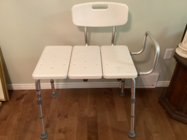 Carex  Bathtub Transfer Bench in Health & Special Needs in London