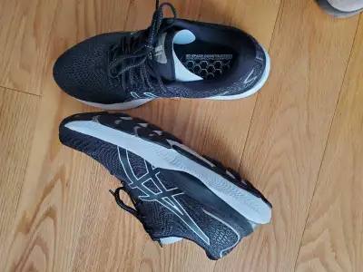 Womens runners, View more