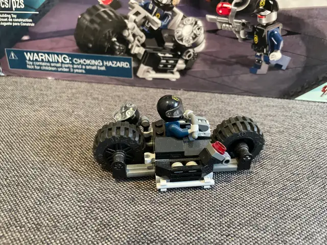  Lego Movie  Secret police dropship 70815/ Bad  cop chase 70819 in Toys & Games in Banff / Canmore - Image 6