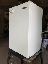 Small bar refrigerator freezer  