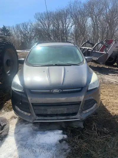 2013 Ford escape. Has electrical issues. runs and drives.350000kms. New tires last fall. $1500 Ford...