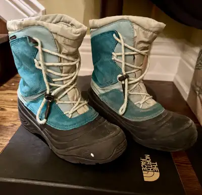 North Face Youth Size 4 Alpenglow V Waterproof Winter Boots, View more