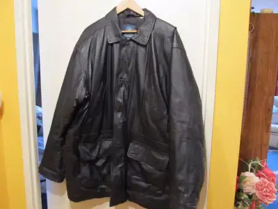 Selling in brand new condition men's insulated leather jacket in XL size. please check my other ads,...