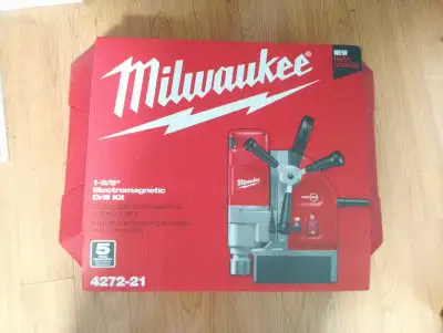 Milwaukee 1-5/8" Electromagnetic Drill Kit 4272-21, View more