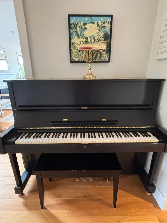U1 Yamaha piano in Pianos & Keyboards in City of Halifax - Image 3