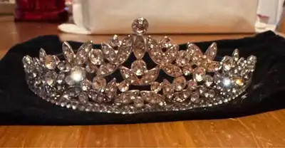 Wedding tiara, View more