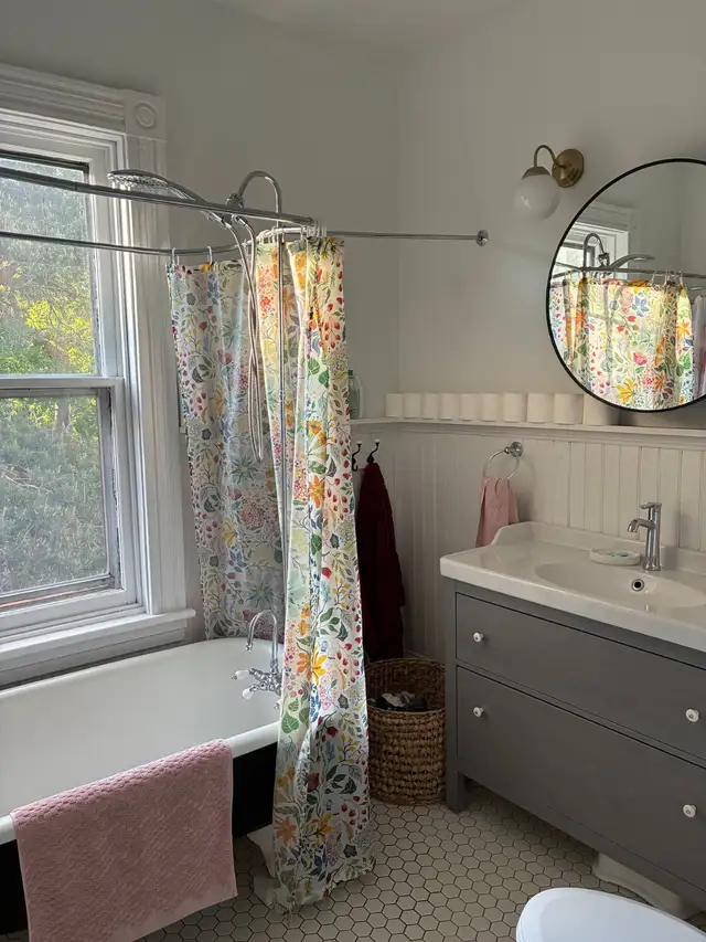 Bright Furnished Room | Fibre Internet | Parking | Dartmouth in Room Rentals & Roommates in Dartmouth - Image 3