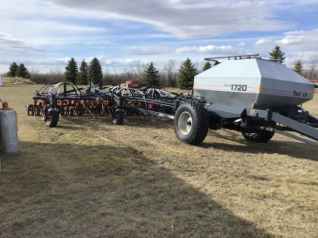 Flexicoil 5000 air drill and 1720 tank in Farming Equipment in Swift Current - Image 4