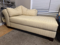 Chaise lounge daybed comfy sofa $200