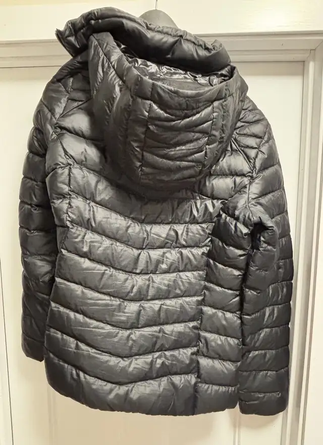 Winter ski jackets women’s Spyder Karbon in Women's - Tops & Outerwear in Edmonton - Image 3