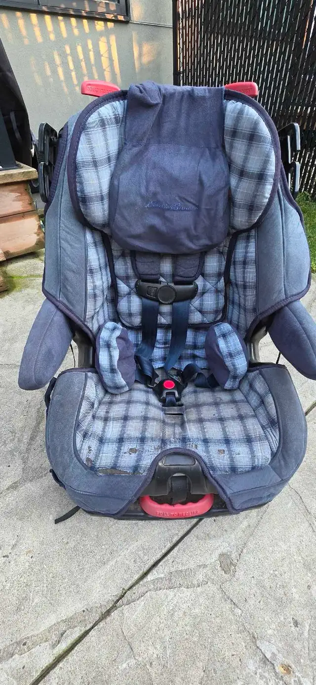 Eddie Bauer Car Seat in Strollers, Carriers & Car Seats in Edmonton - Image 2
