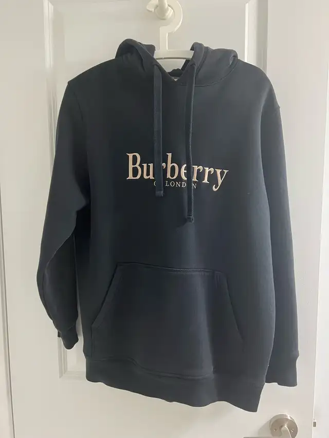 Burberry Hoodie in Men's in Markham / York Region - Image 2