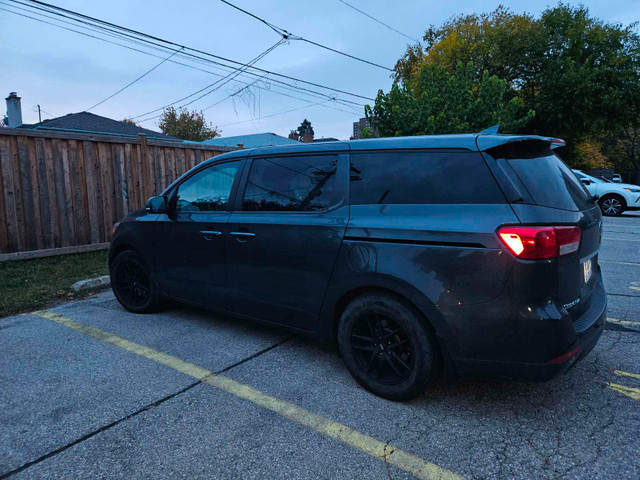 2017 Kia Sedona L dans Autos et camions  à Région de Mississauga/Peel - Image 3